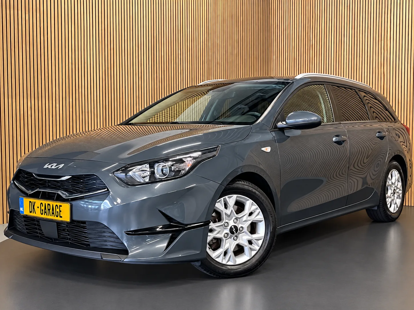 Kia Ceed (2023) — foto 1