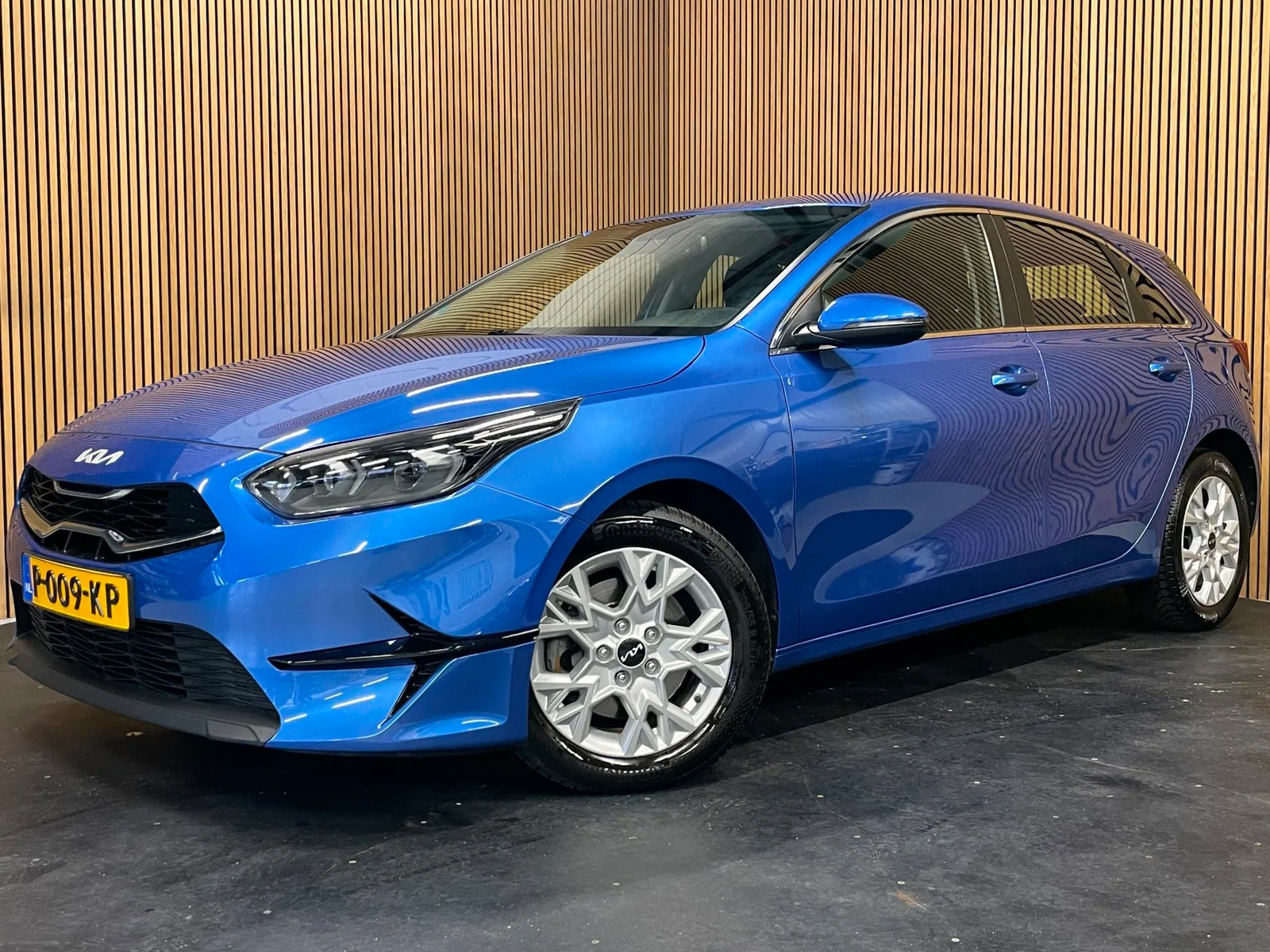 Kia Ceed (2022) — foto 1