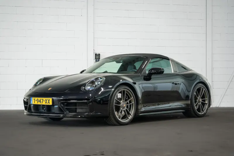 Porsche 911 (2023)