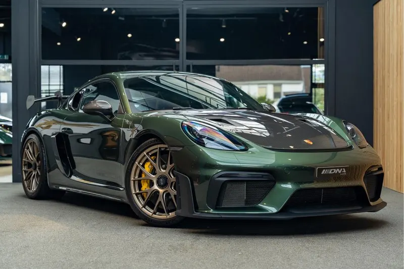 Porsche 718 GT4 (2023)