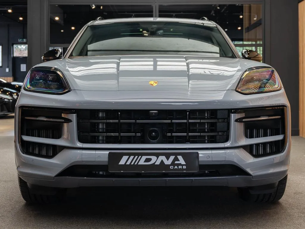 Porsche Cayenne (2024) — foto 1