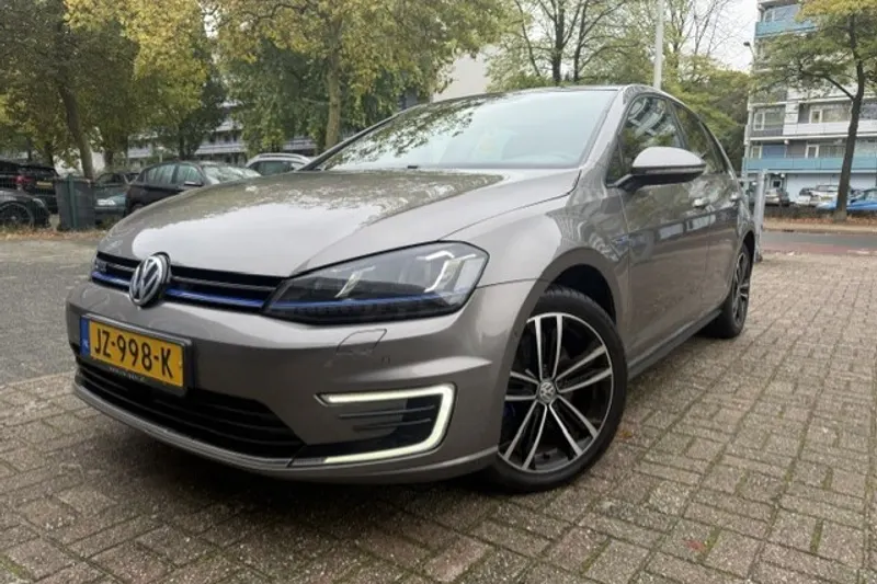 Volkswagen Golf (2016)