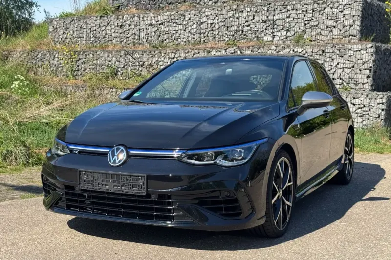 Volkswagen Golf (2023)