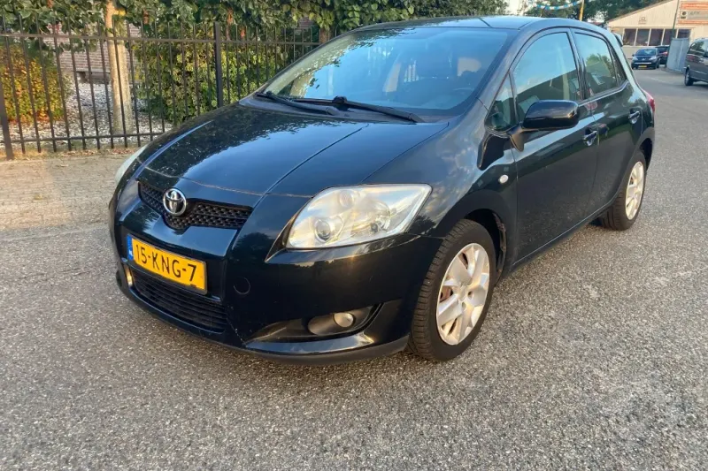 Toyota Auris (2010)