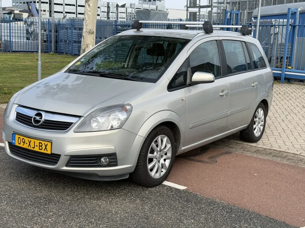 Opel Zafira (2007) — foto 1