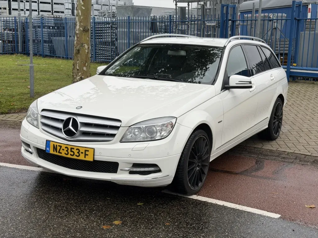 Mercedes-Benz C-Klasse (2010) — foto 1