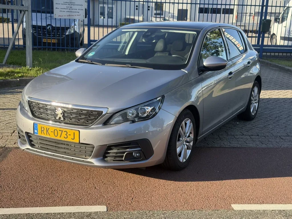 Peugeot 308 (2017) — foto 1
