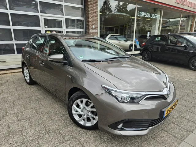 Toyota Auris (2019) — foto 1