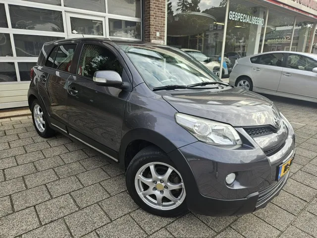 Toyota Urban Cruiser (2009) — foto 1
