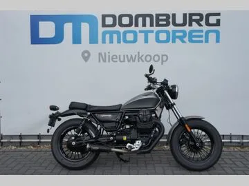 Moto Guzzi V9 Bobber (2017) — foto 1