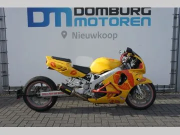 Honda CBR 900 RR Fireblade (1996) — foto 1
