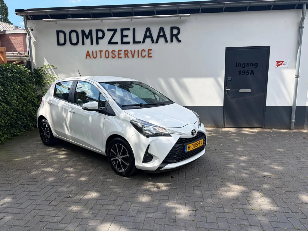 Toyota Yaris (2020) — foto 1