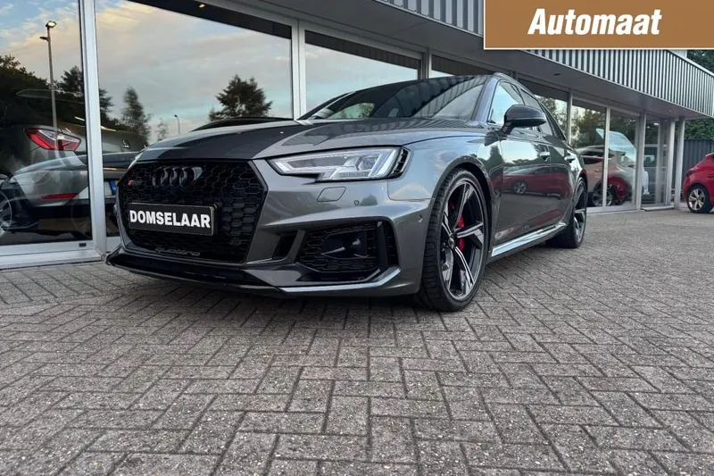 Audi RS4 (2019)