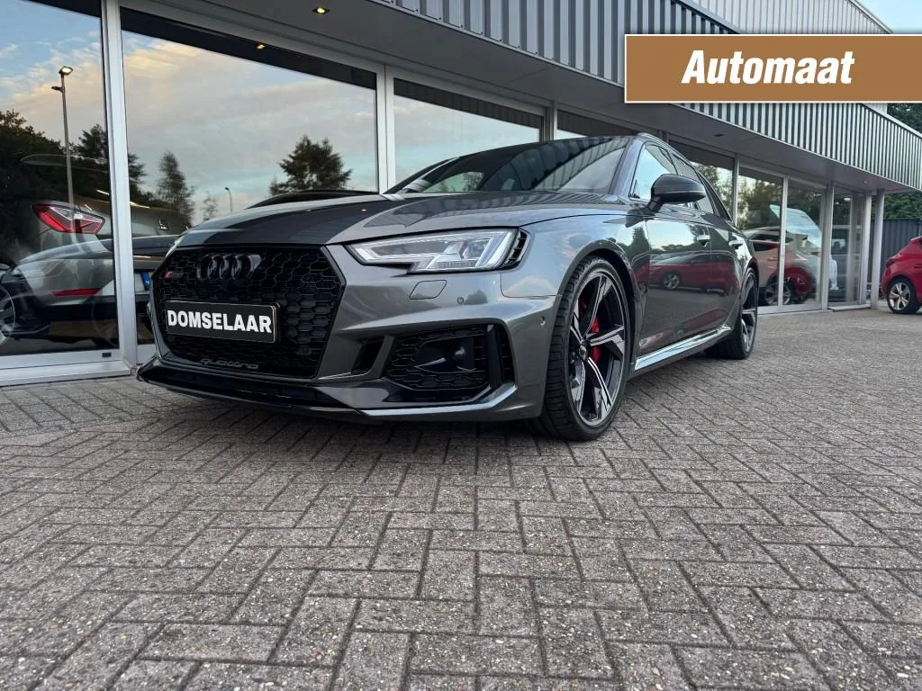 Audi RS4 (2019) — foto 1