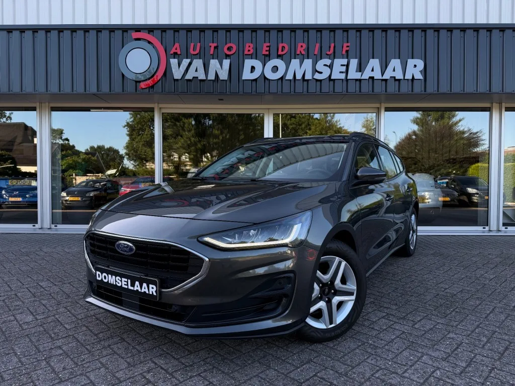 Ford Focus (2022) — foto 1