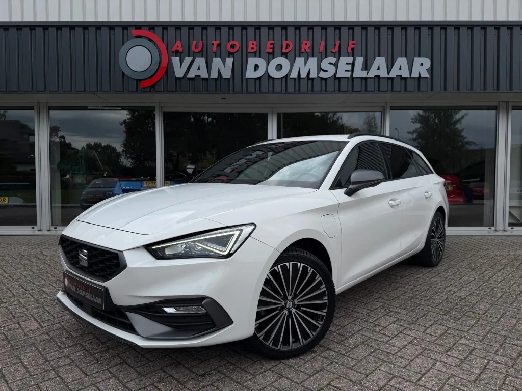 SEAT Leon Sportstourer (2021) — foto 1
