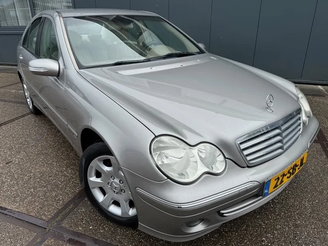 Mercedes-Benz C-Klasse (2005) — foto 1