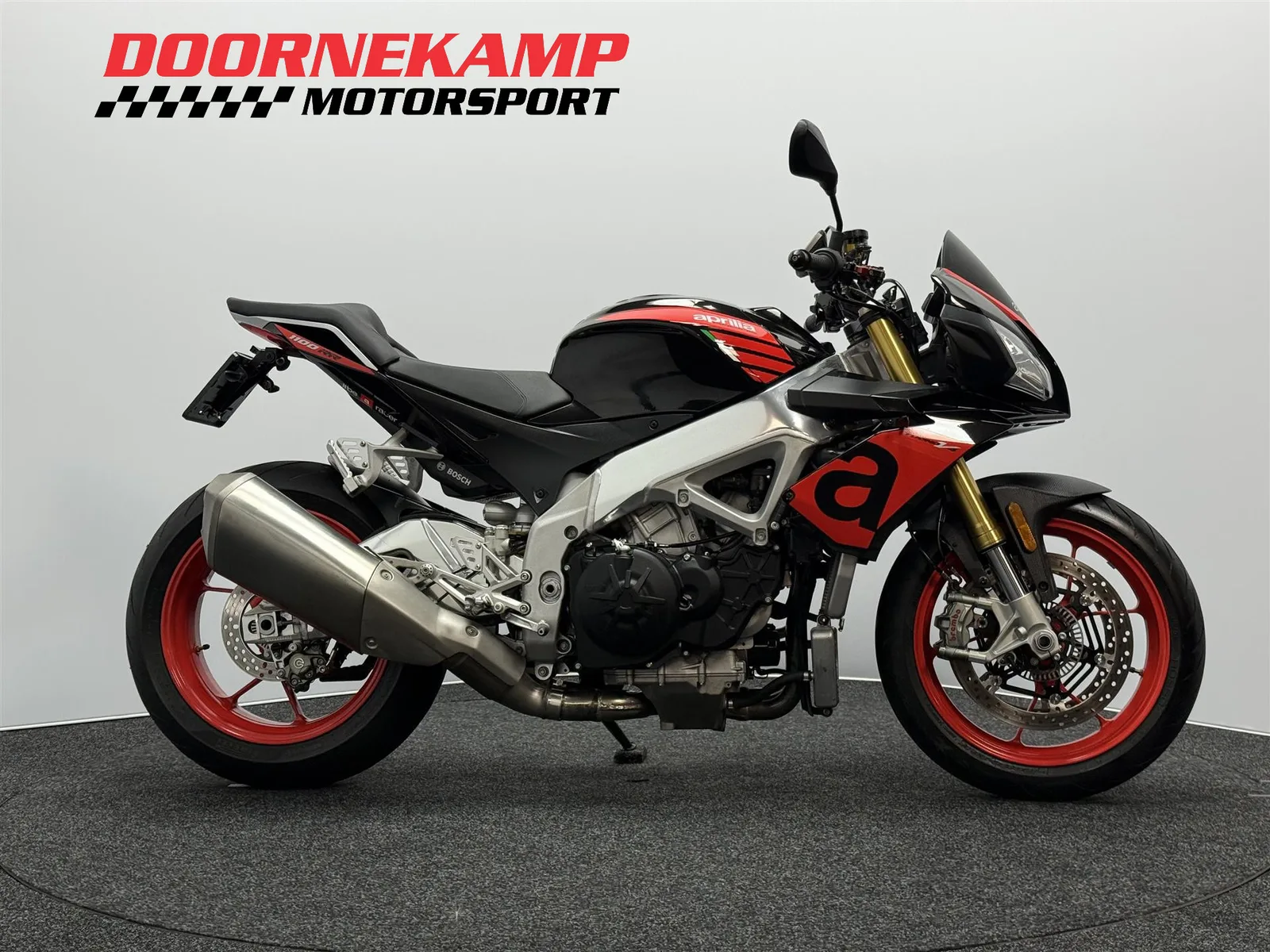 Aprilia Tuono V4 1100 RR (2017) — foto 1