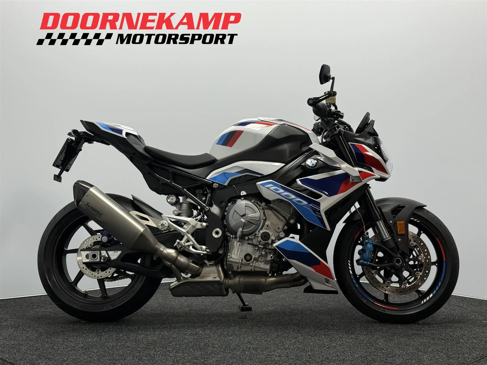 BMW M 1000 R (2023) — foto 1