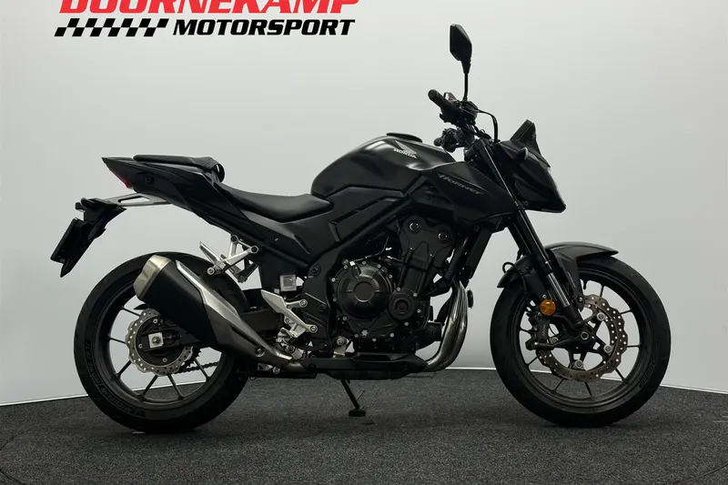 Honda CB500 (2025)
