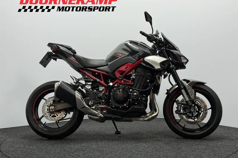 Kawasaki Z 900 (2025)