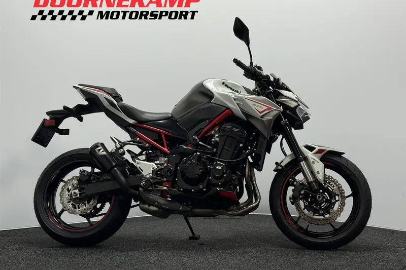 Kawasaki Z900 (2023)