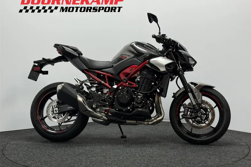 Kawasaki Z900 (2025)
