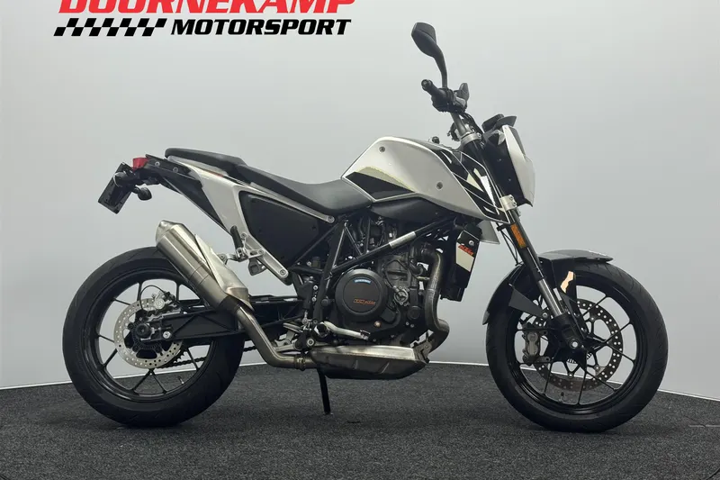KTM 690 Duke (2016)