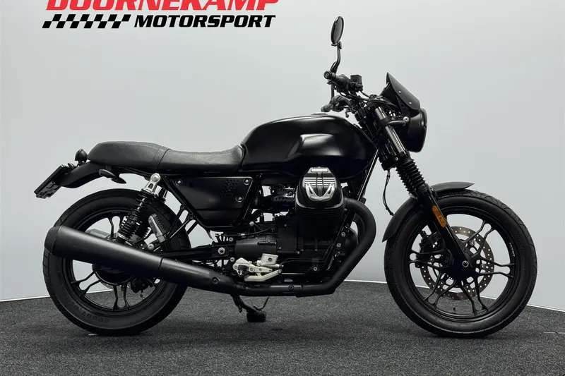 Moto Guzzi V7 Stone (2017)