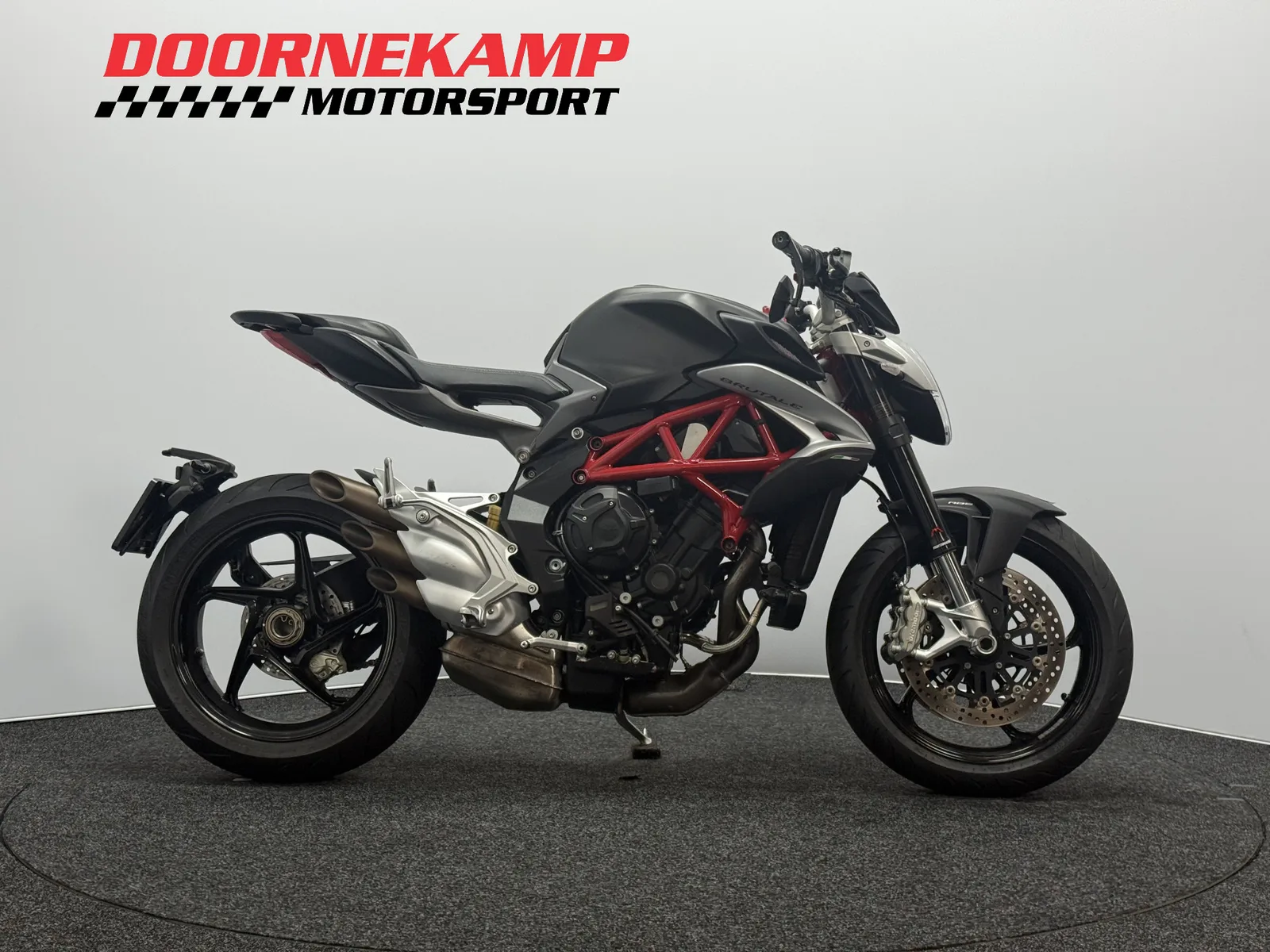MV Agusta Brutale 800 (2017) — foto 1