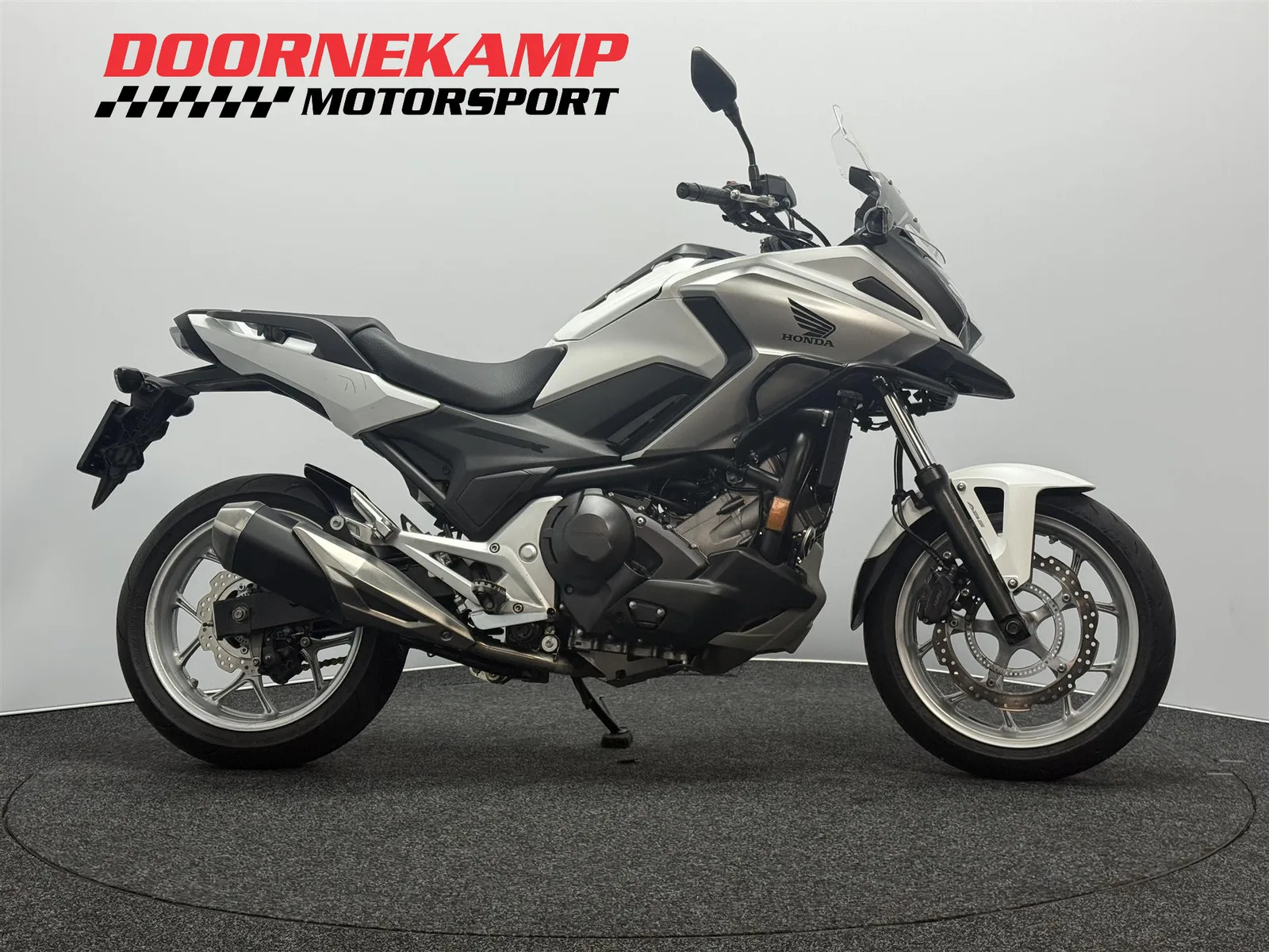 Honda NC750X (2016) — foto 1