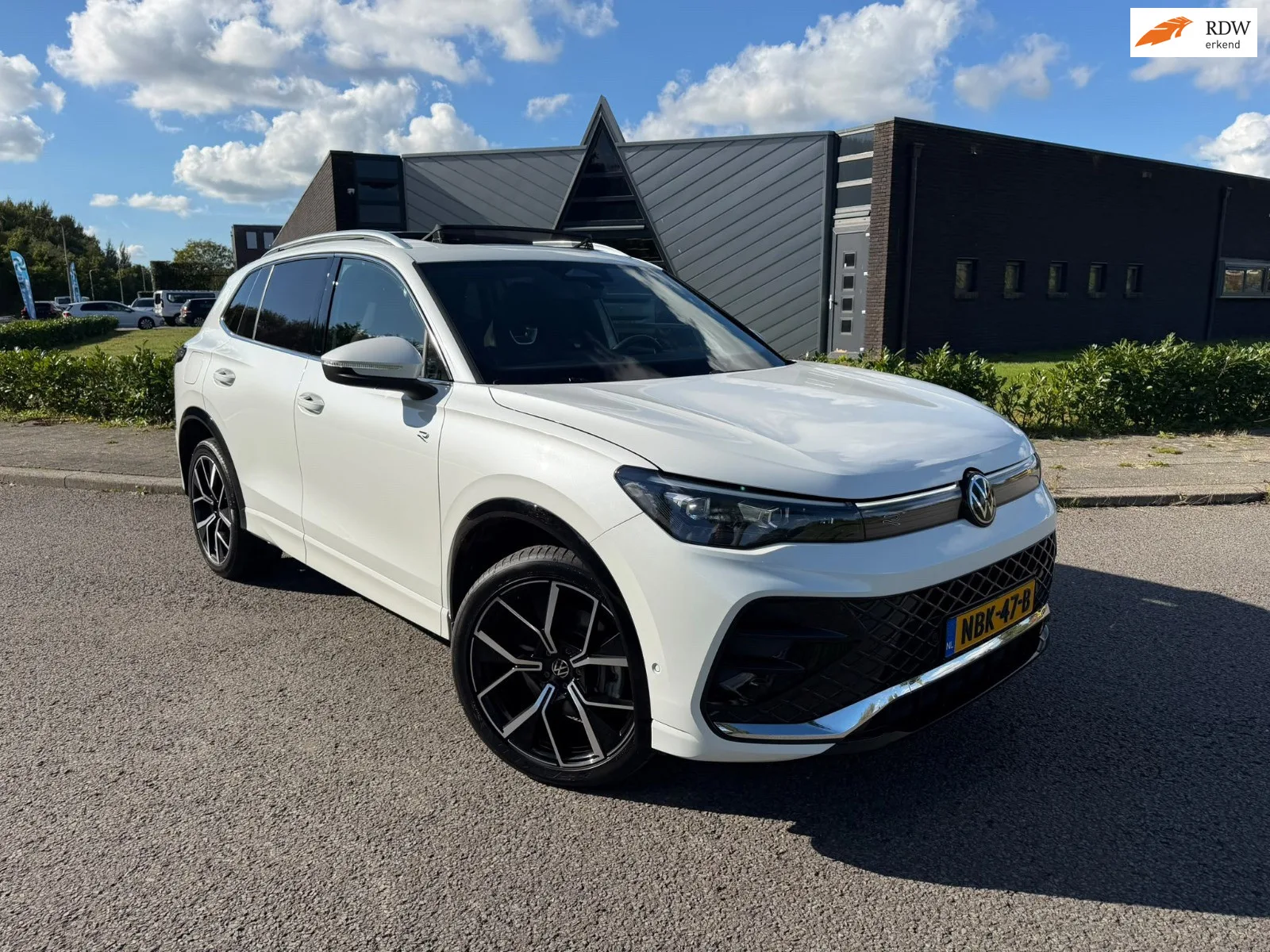 Volkswagen Tiguan (2024) — foto 1