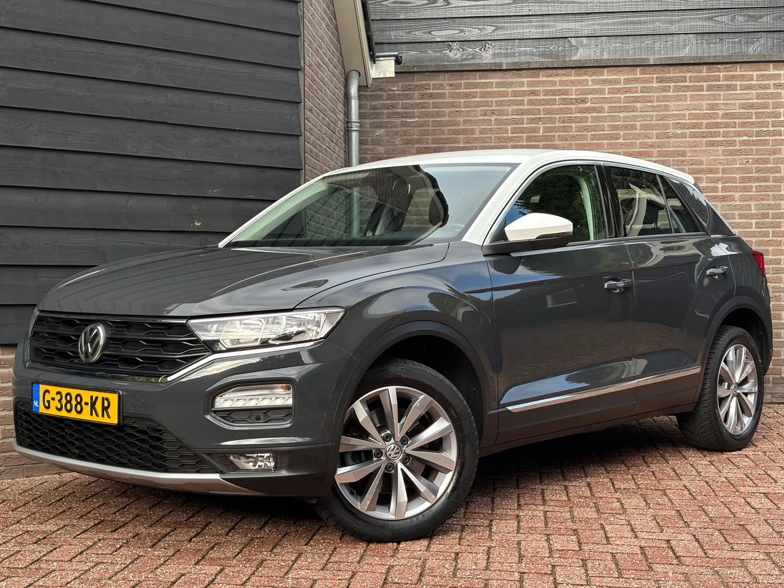 Volkswagen T-Roc (2018) — foto 1