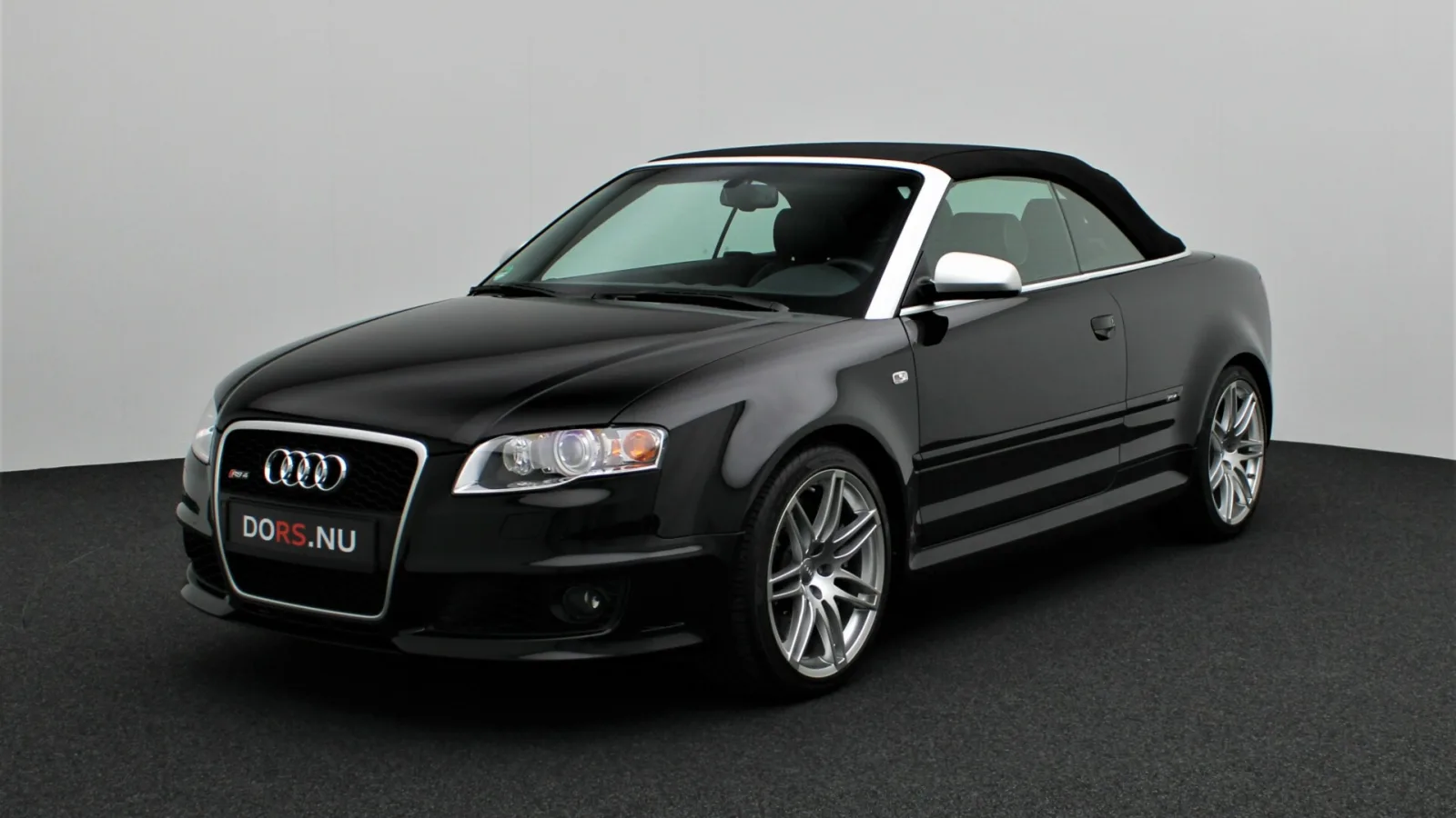 Audi RS4 (2006) — foto 1