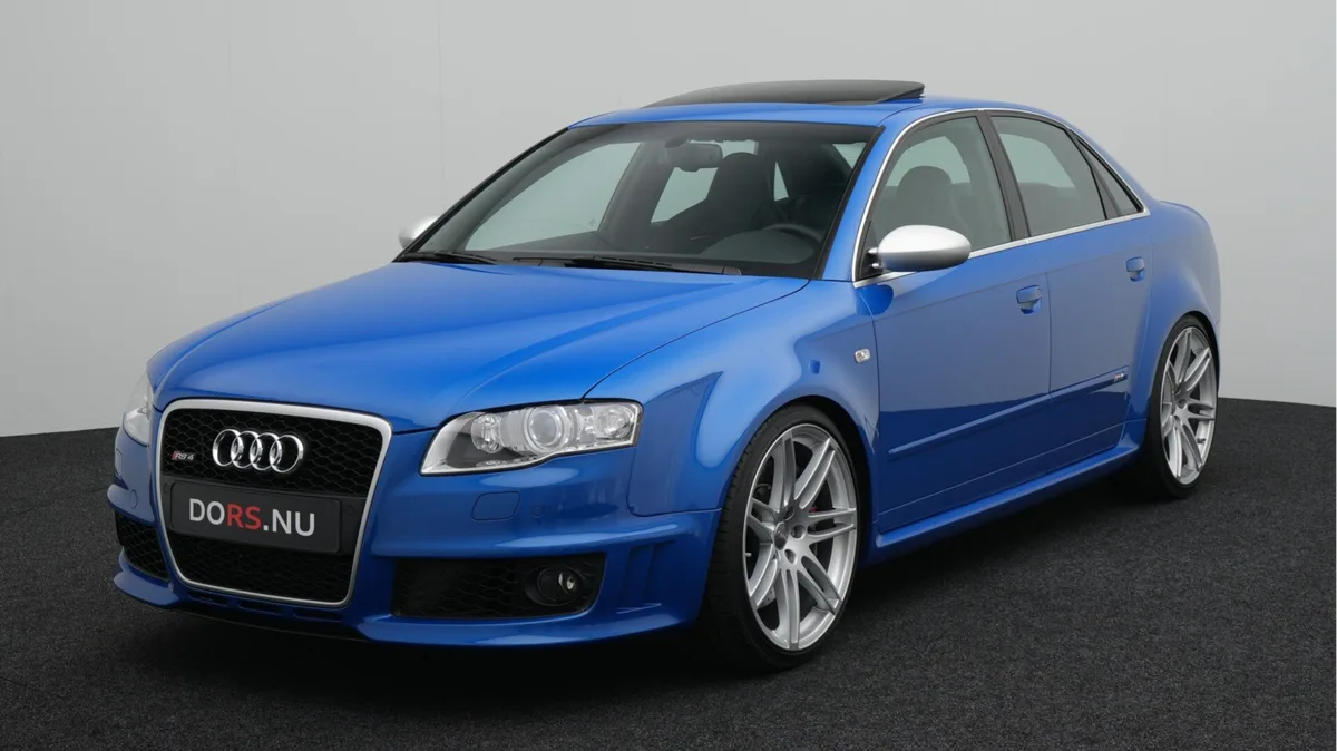 Audi RS4 (2007) — foto 1