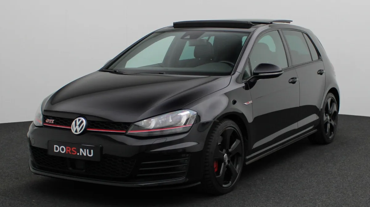 Volkswagen Golf (0) — foto 1