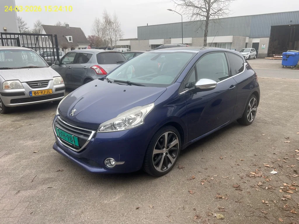 Peugeot 208 (2015) — foto 1