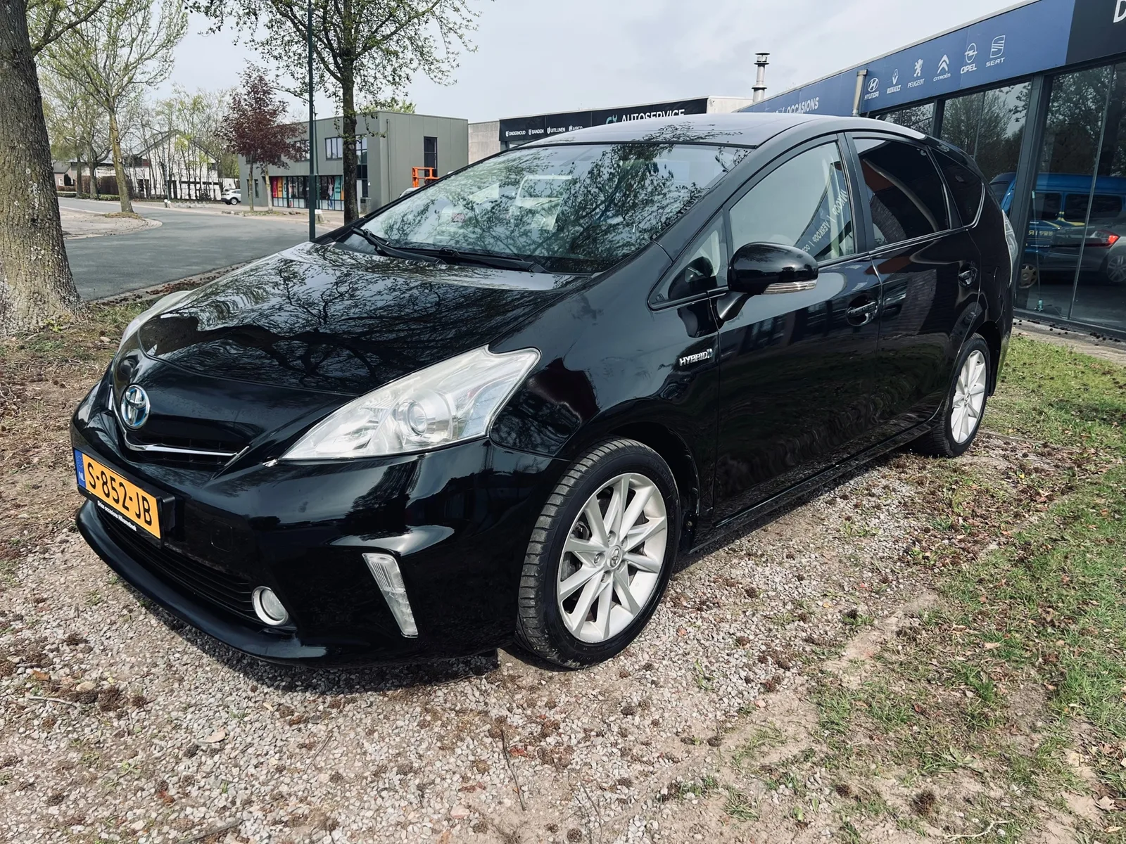 Toyota Prius (2013) — foto 1