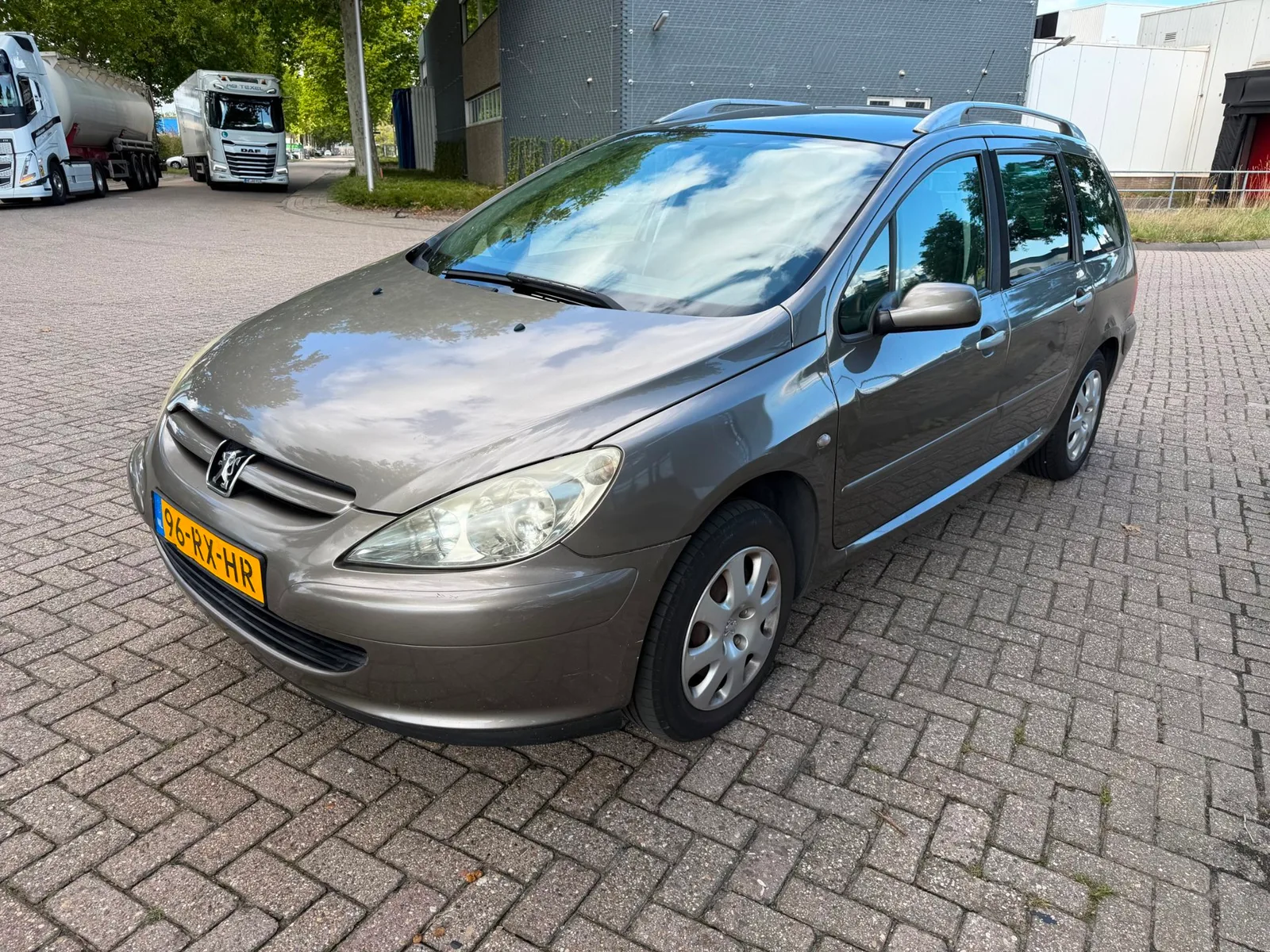 Peugeot 307 SW (2005) — foto 1