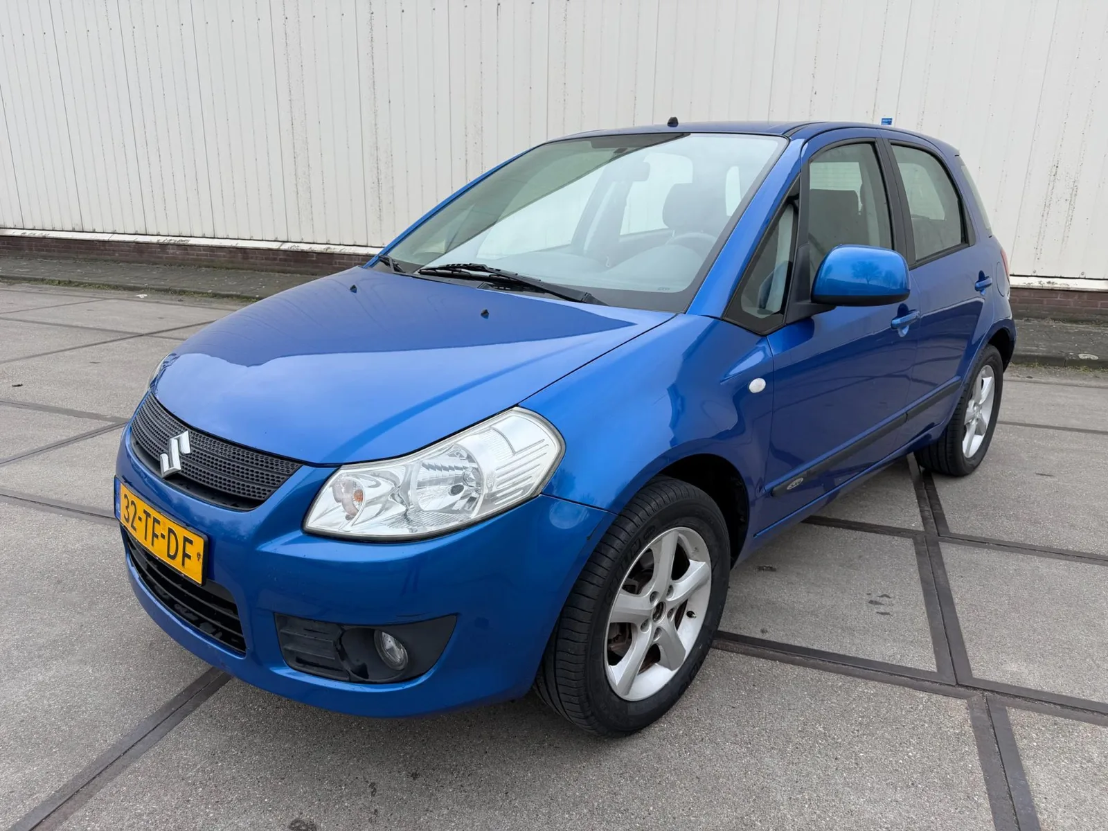 Suzuki SX4 (2006) — foto 1