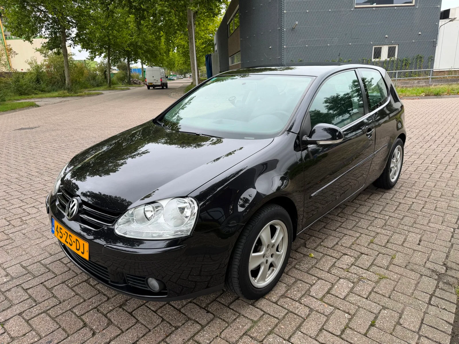 Volkswagen Golf (2008) — foto 1