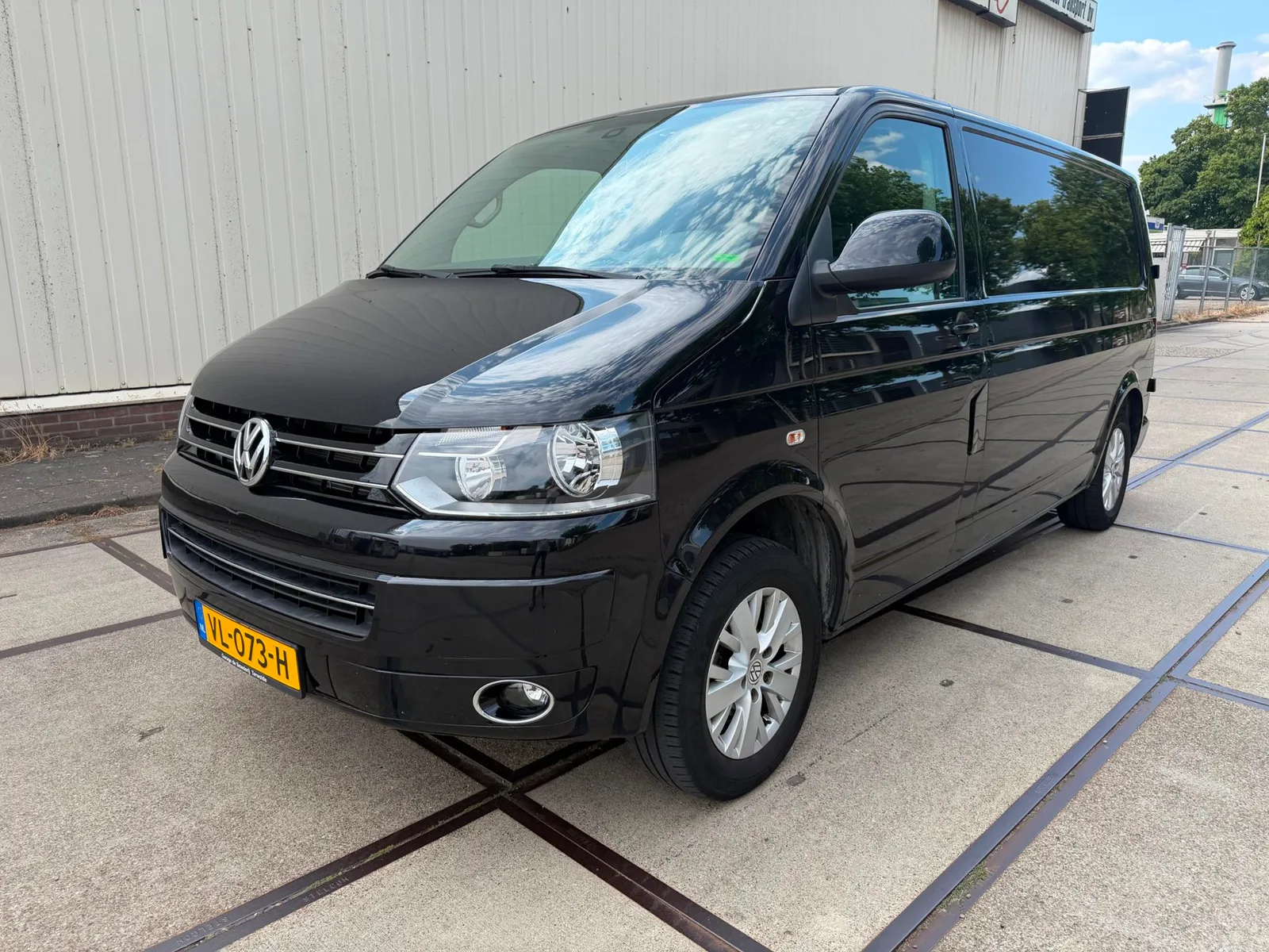 Volkswagen Transporter (2015) — foto 1