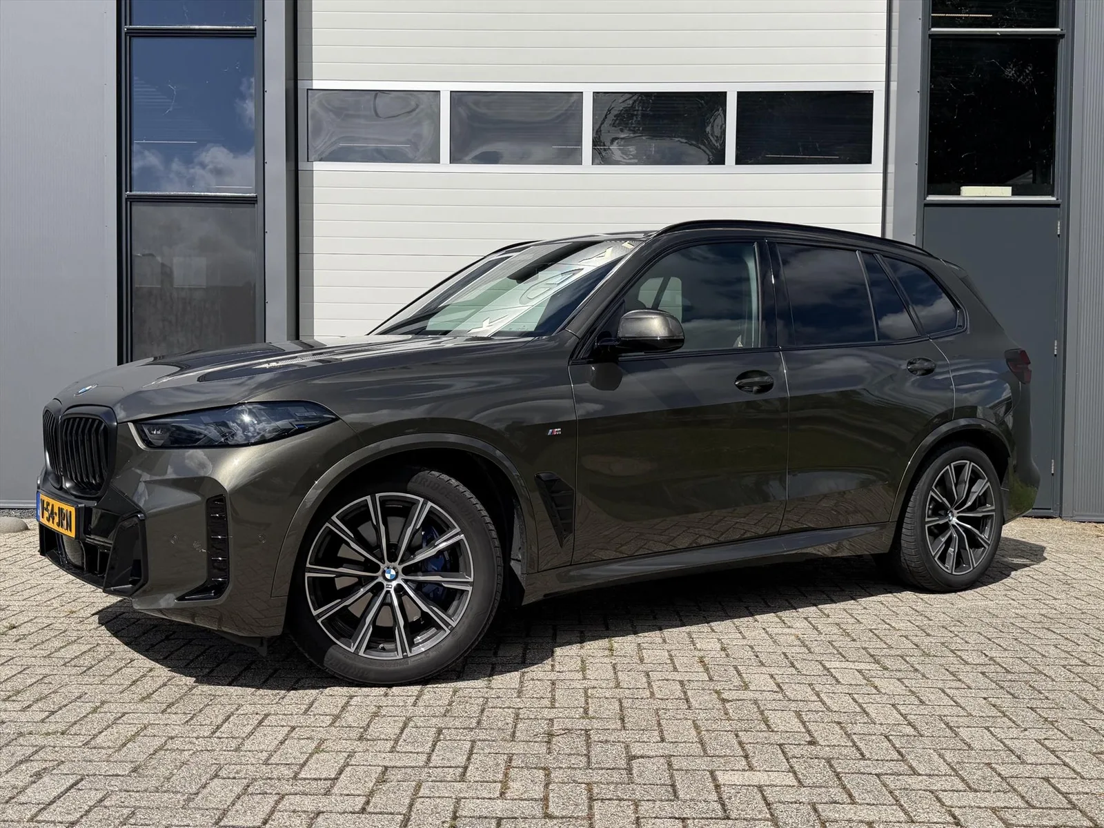 BMW X5 (2024) — foto 1