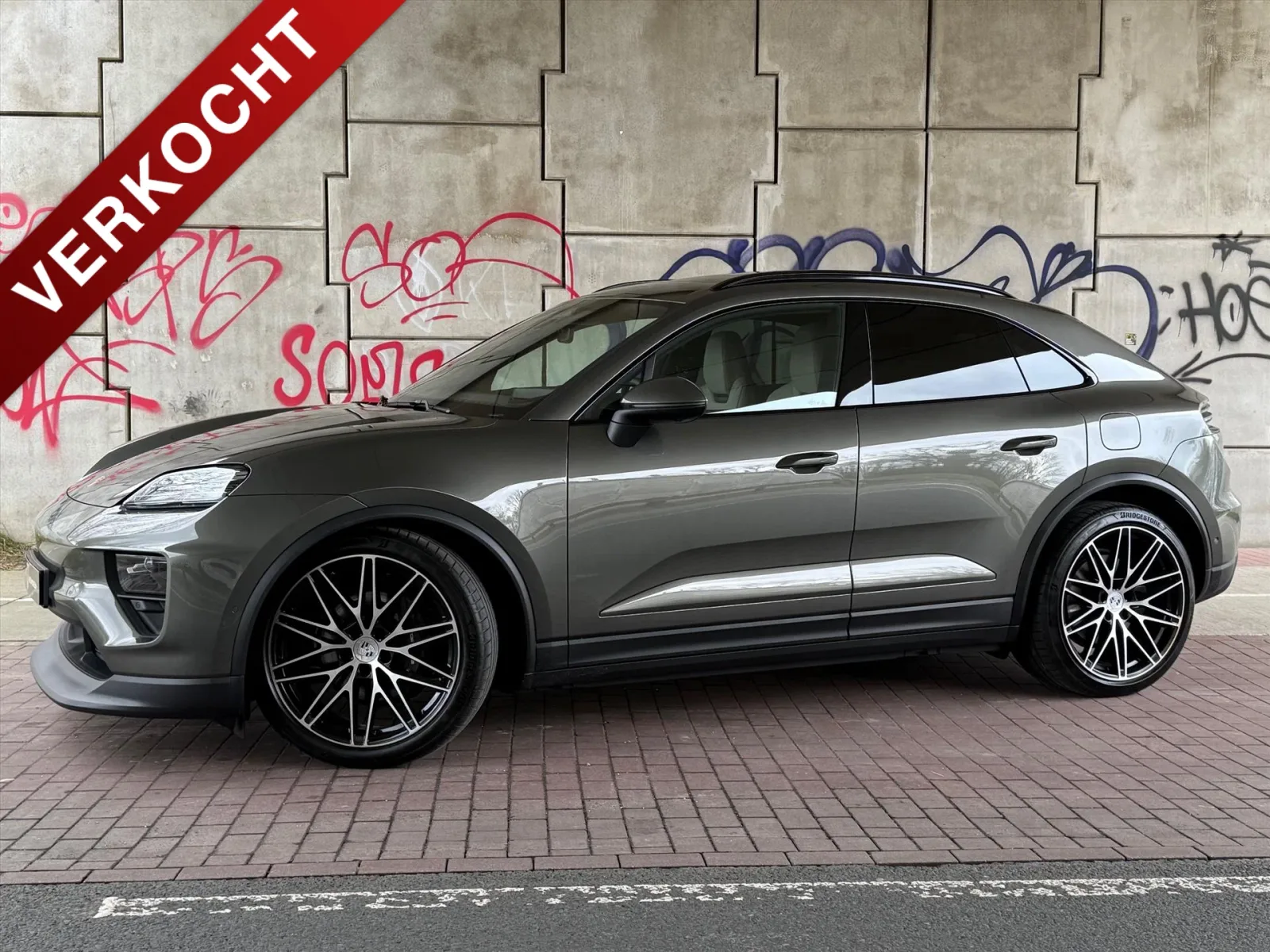 Porsche Macan (2024) — foto 1