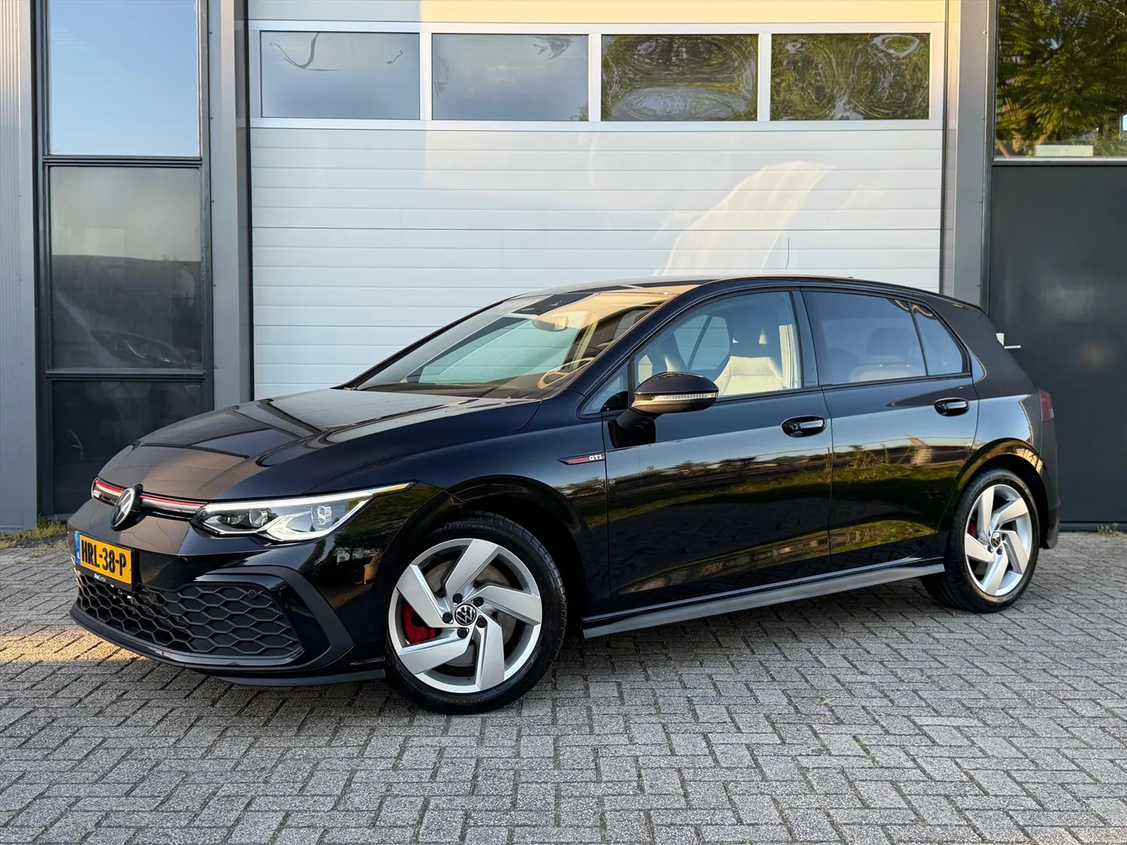 Volkswagen Golf (2022) — foto 1