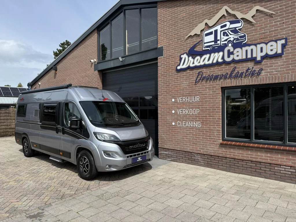 Malibu Van (2022) — foto 1