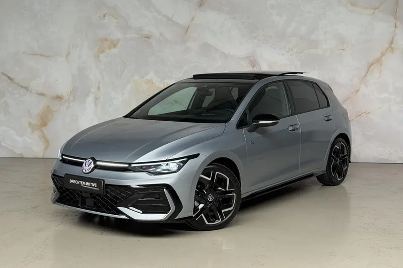 Volkswagen Golf (2024)