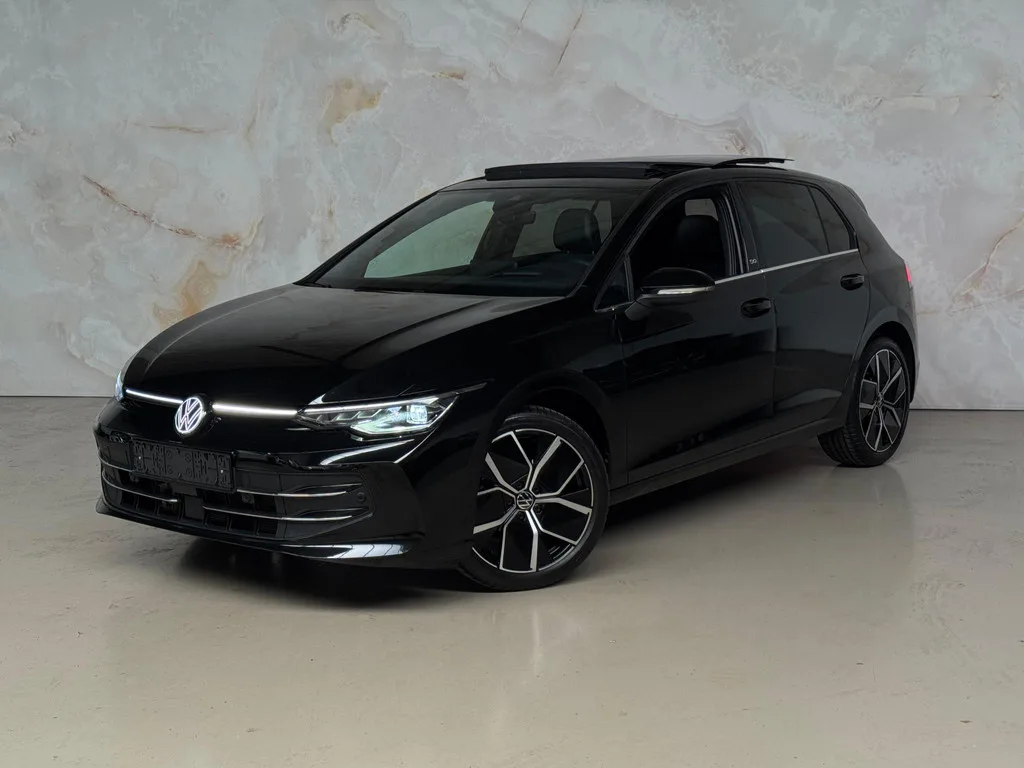 Volkswagen Golf (2024) — foto 1