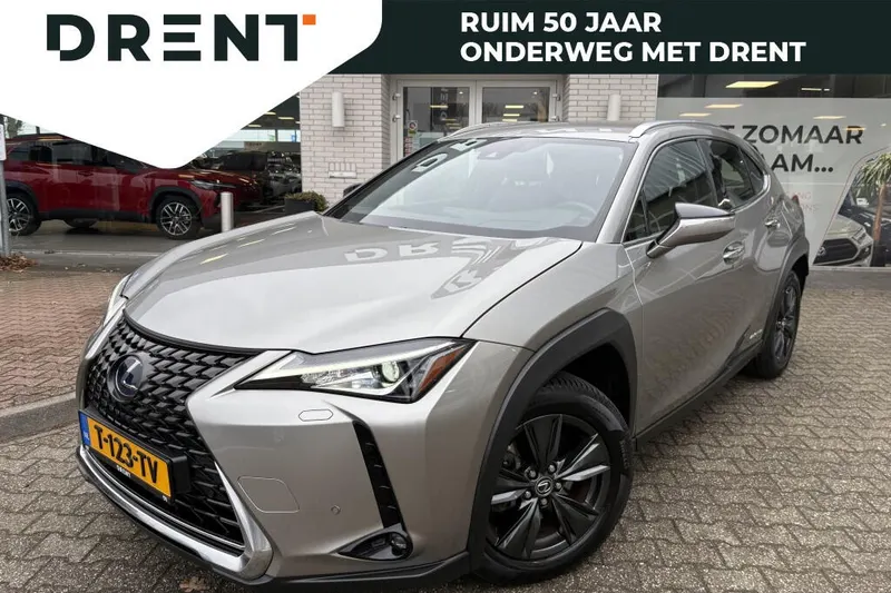 Lexus UX (2022)