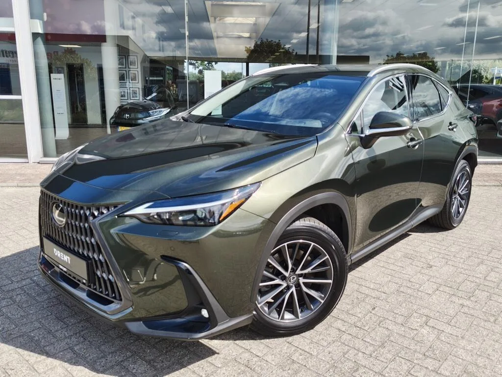 Lexus NX (2025) — foto 1